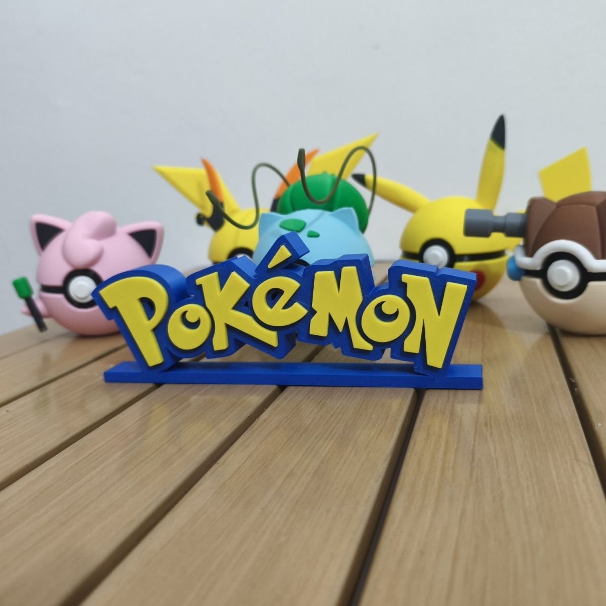 Cosplay Prop Display - Espositore con logo Pokemon, nuovo modello